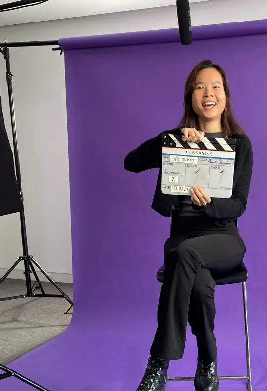 TakeoverModule.BackgroundImageAriaLabel